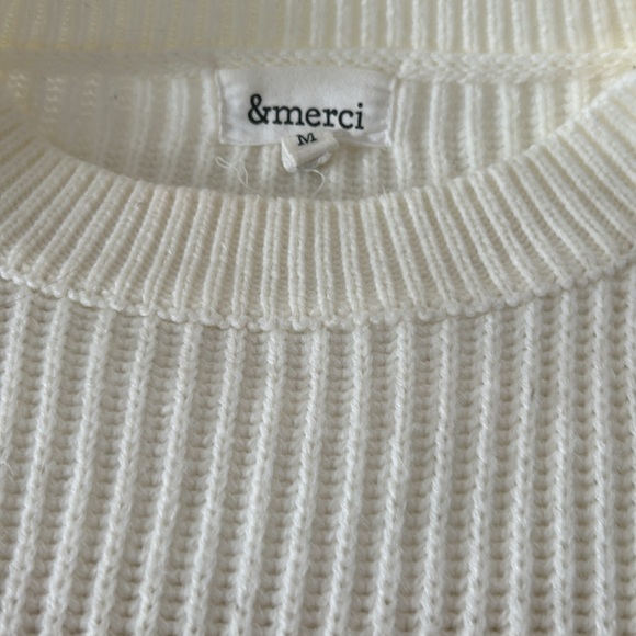 Size medium sweater - Picture 3 of 5